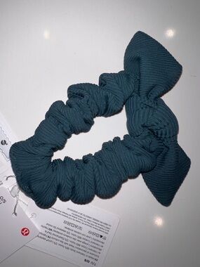 NWT Lululemon Uplifting Bow Scrunchie Teal Ribbed Hair Tie Blue Green